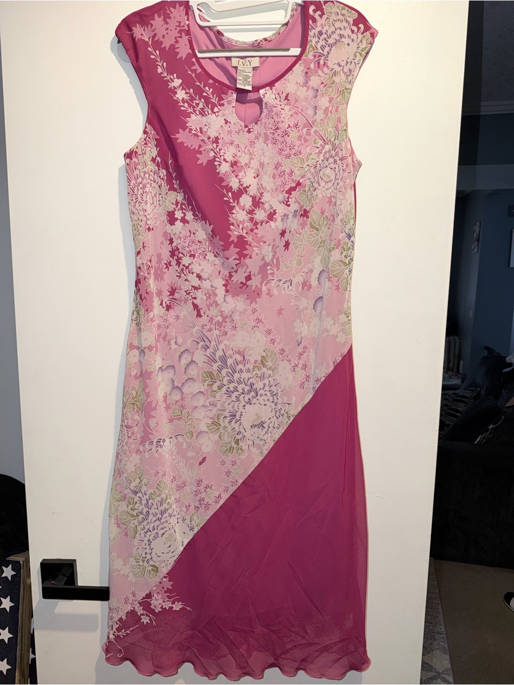 Vintage I.V.Y Sleeveless Floral Pink Panel Women's
Dress size 14